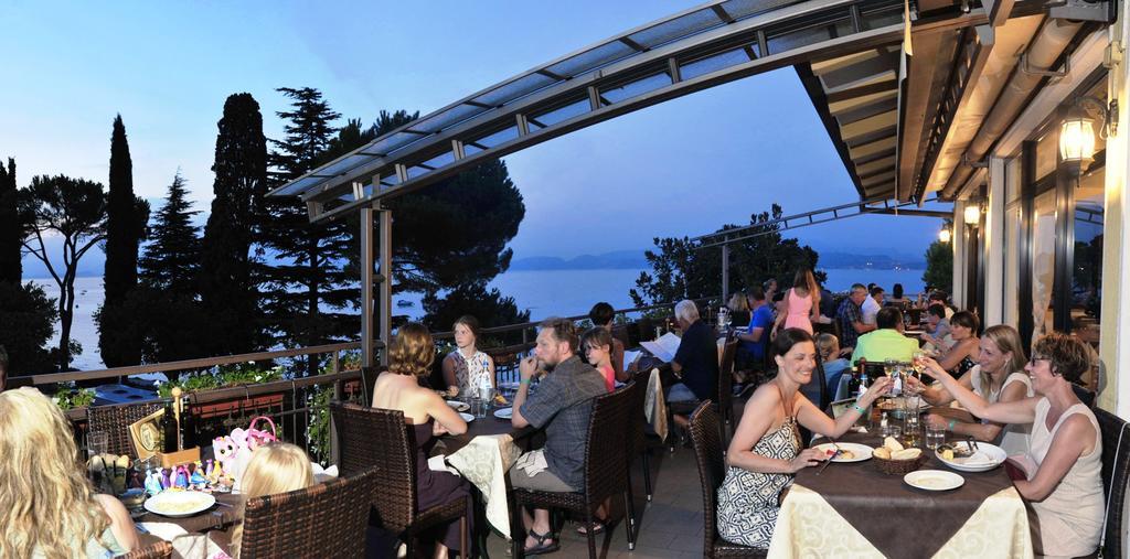 Camping Bella Italia Peschiera del Garda Exterior photo