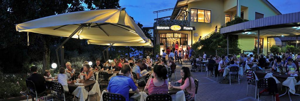 Camping Bella Italia Peschiera del Garda Exterior photo