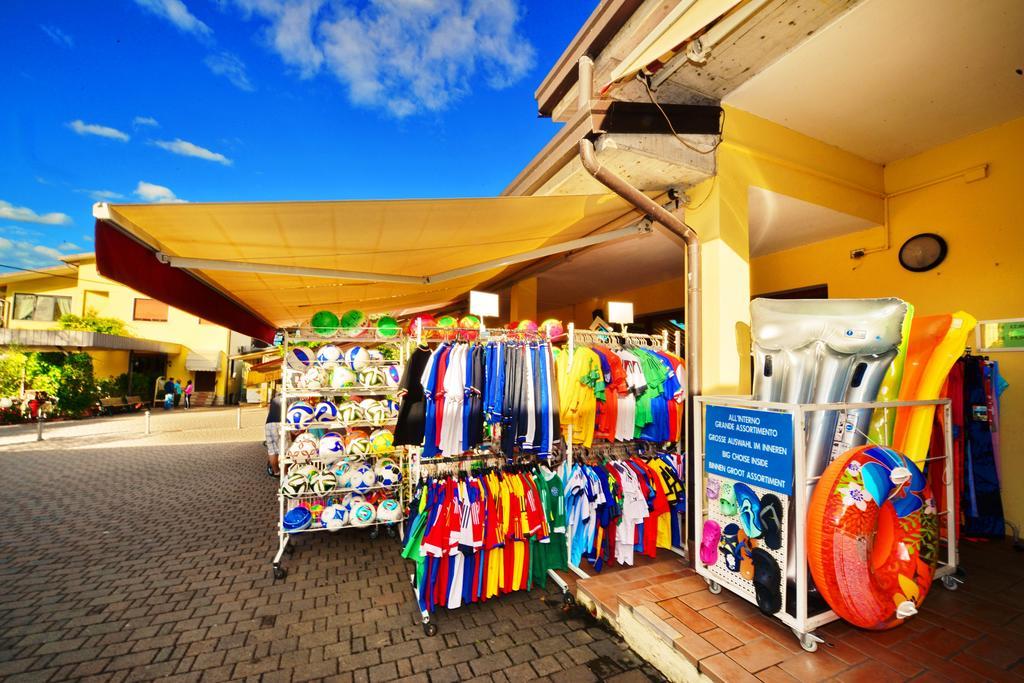 Camping Bella Italia Peschiera del Garda Exterior photo