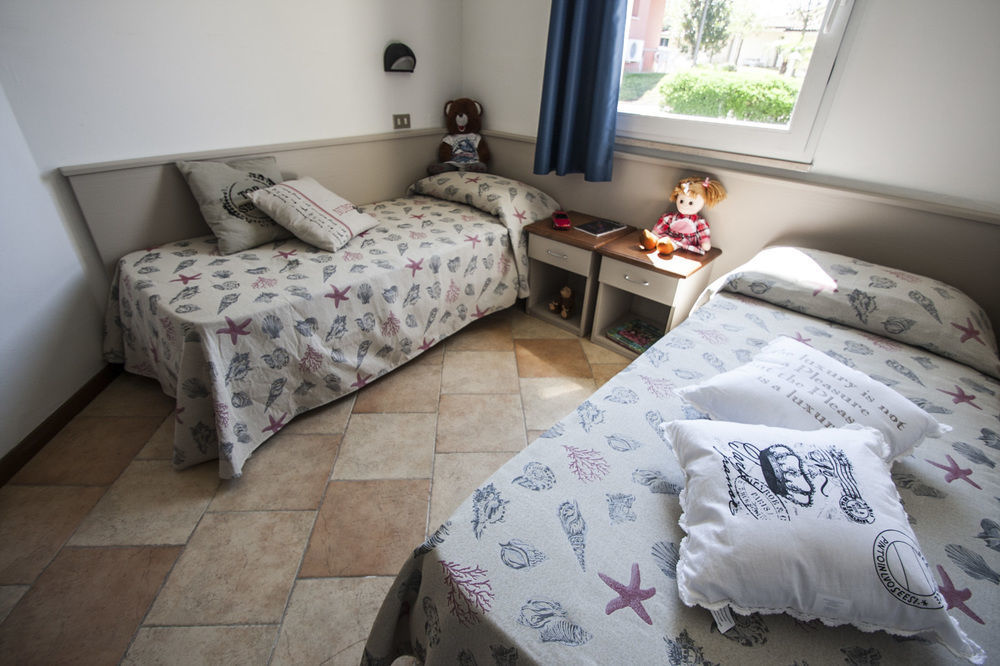 Camping Bella Italia Peschiera del Garda Exterior photo