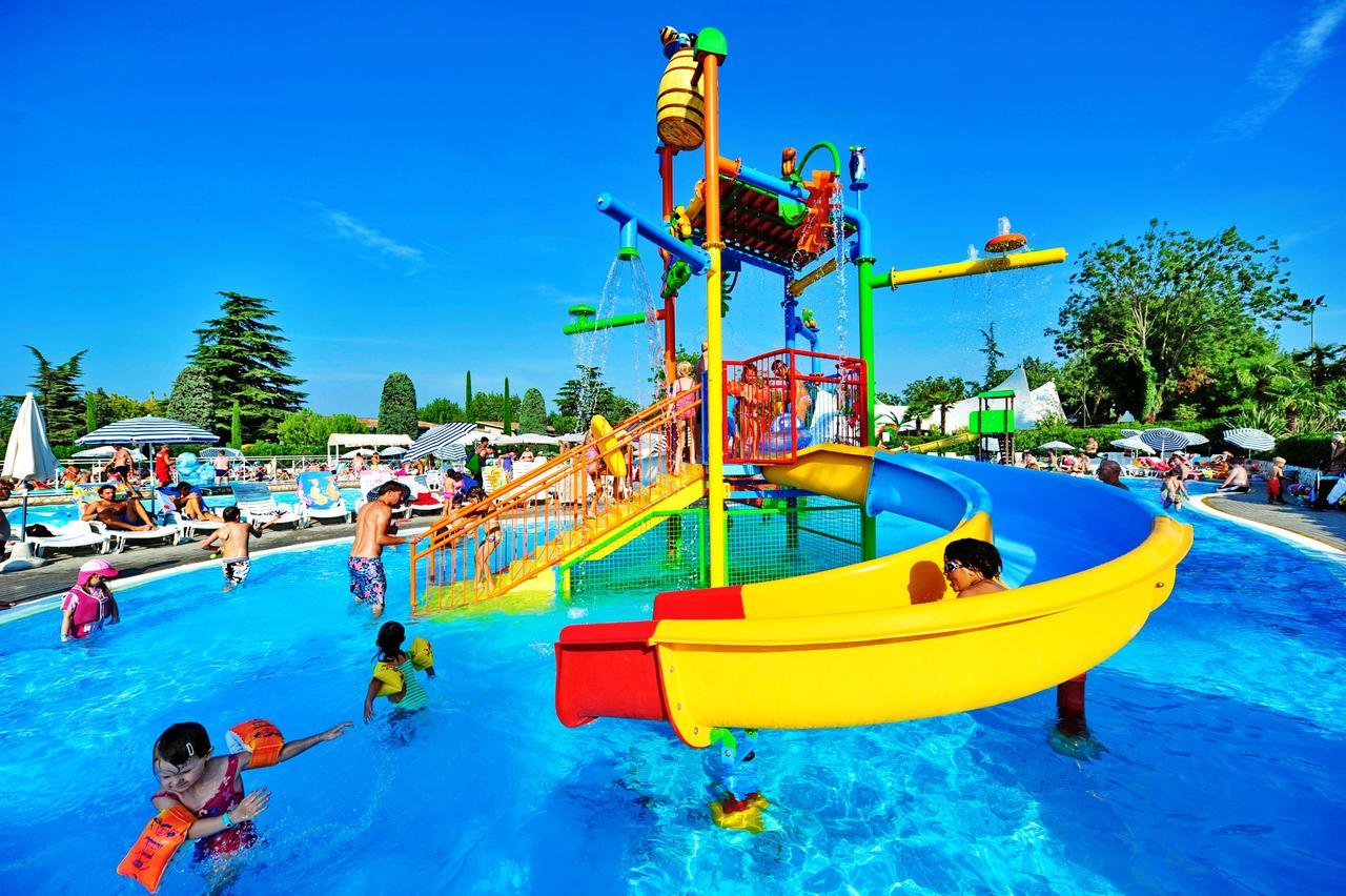 Camping Bella Italia Peschiera del Garda Exterior photo