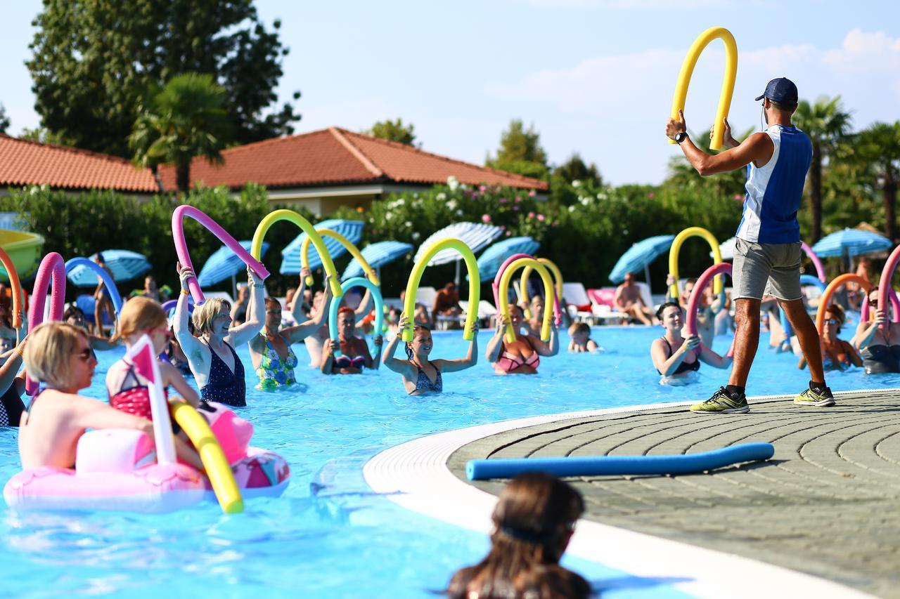 Camping Bella Italia Peschiera del Garda Exterior photo