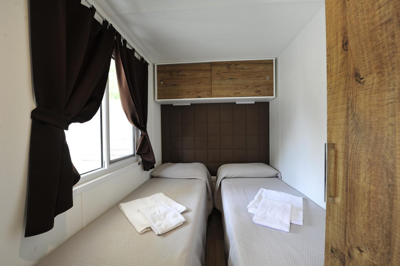 Camping Bella Italia Peschiera del Garda Exterior photo
